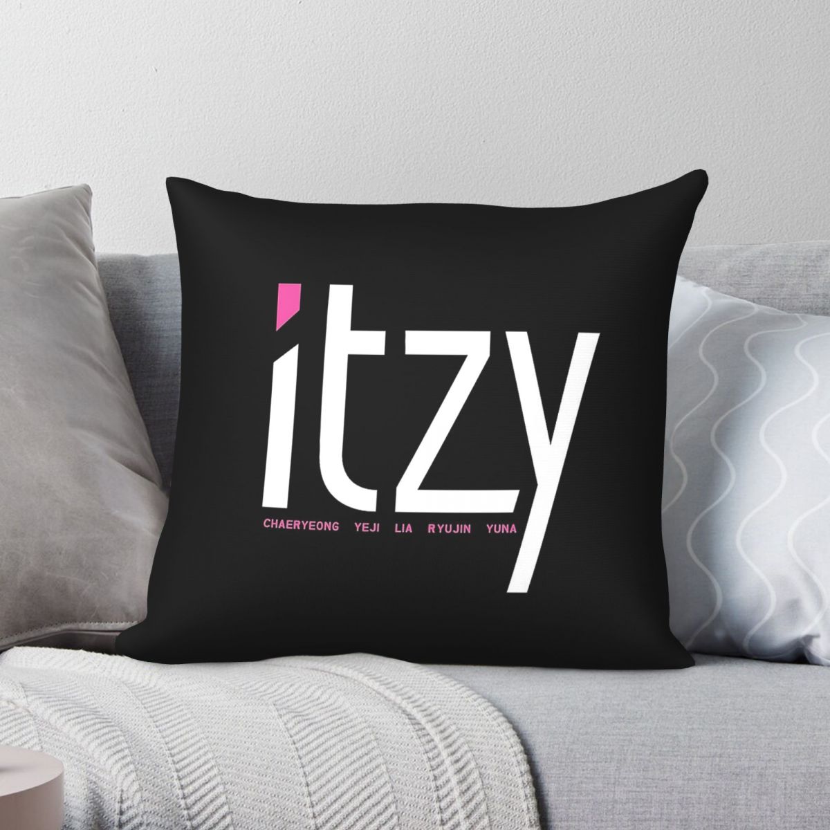 Home Decor Dallas - Itzy Band Dalla Dalla Square Pillowcase
