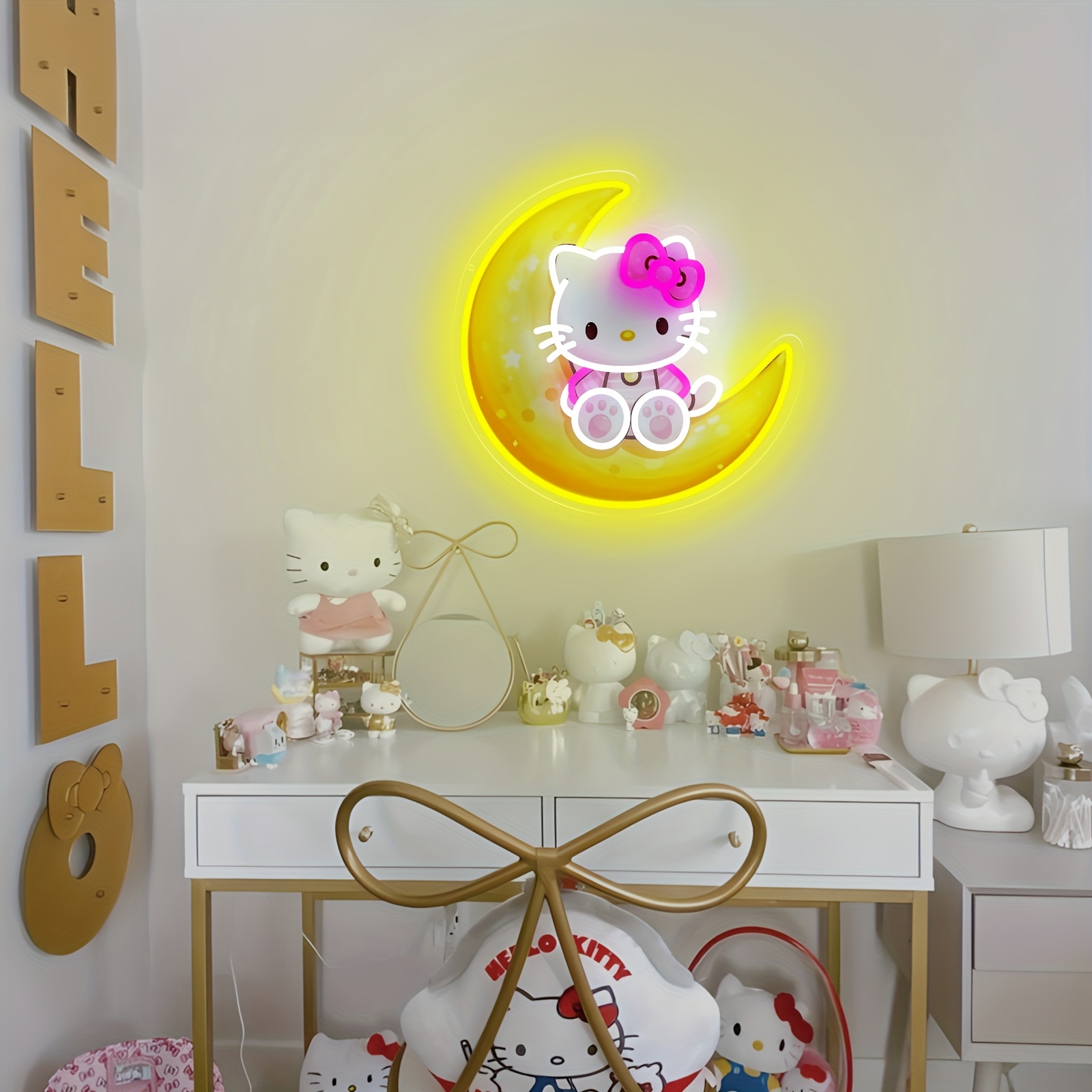 Hello Kitty on Moon Yellow Cut - огляд і ціна Home Decor Yellow